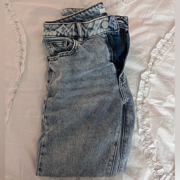 Pacsun Mom Jeans. Light denim. Size 23 waist - Picture 1 of 3